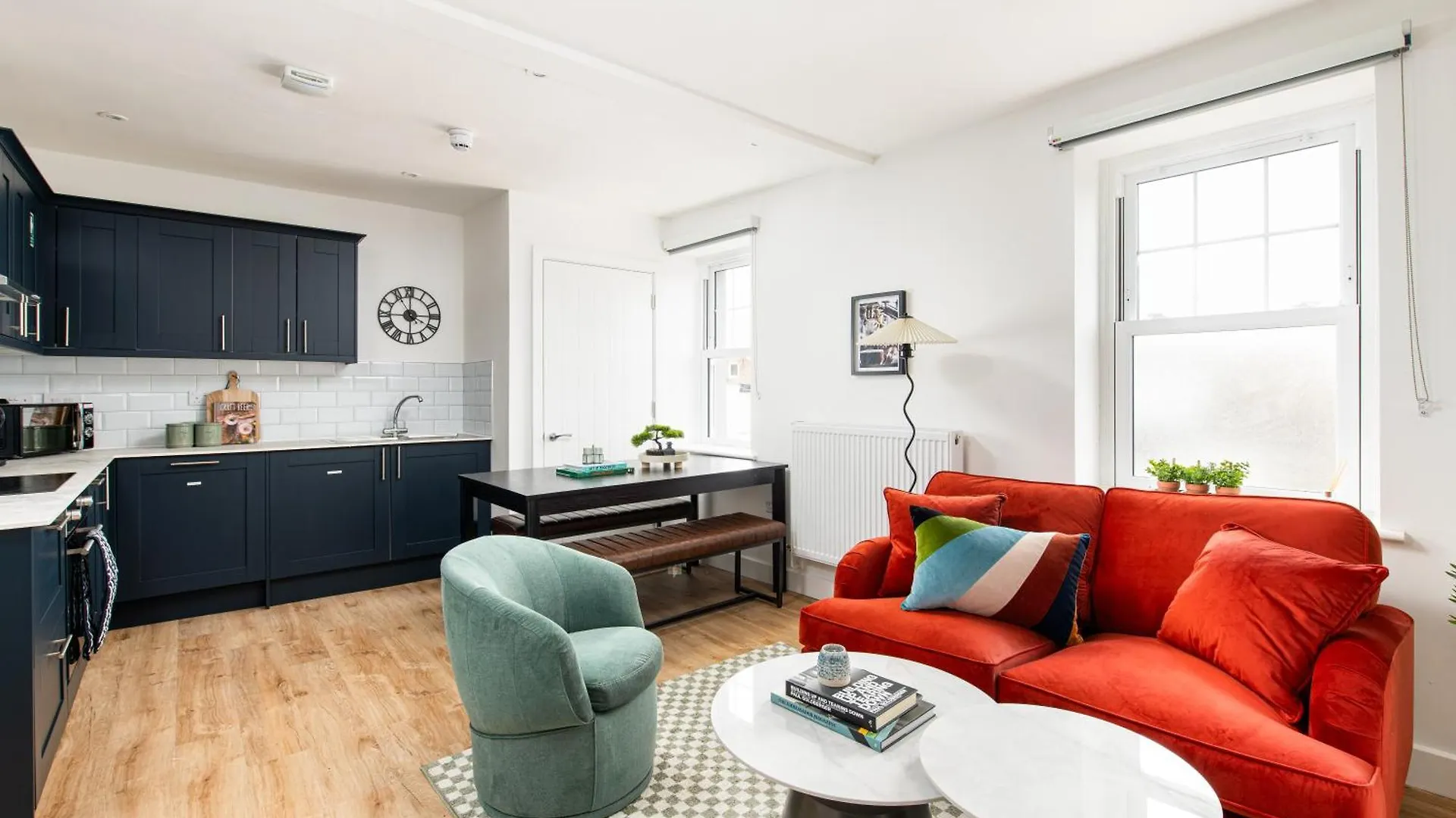 Stylish-5Bed-5Bath-Freeparking-By Fabaccommodation Bristol United Kingdom